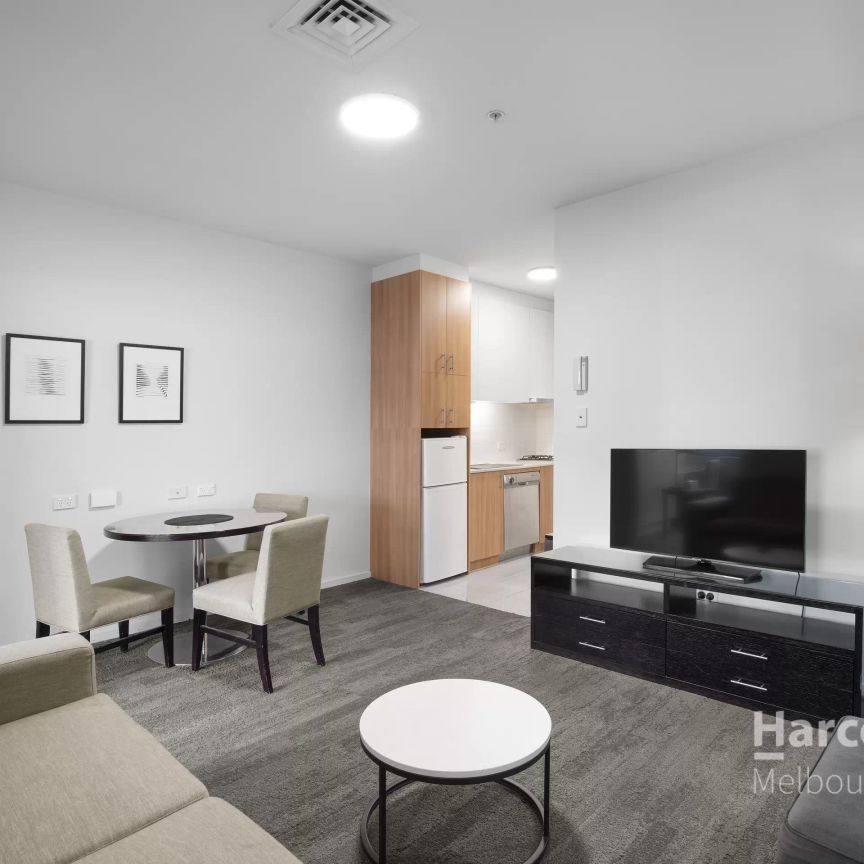 Perfect Central Location - Electricity, Gas & Water Included in Rent! - Photo 1