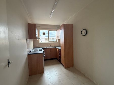 5/18 Murray Street, Brunswick VIC 3056 - Photo 2