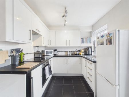 2 bedroom apartment to rent - Photo 4