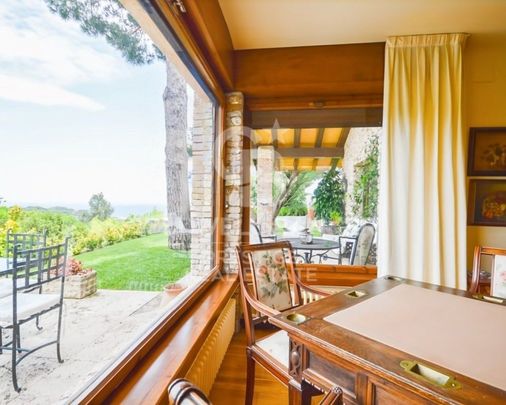 8 room luxury House for rent in Sant Andreu de Llavaneres, Spain - Foto 1