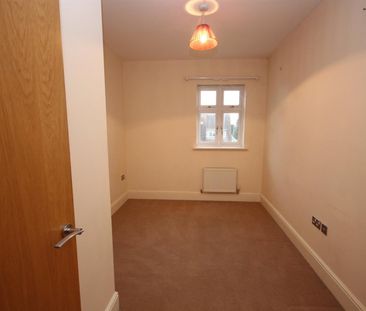 2 bedroom Terraced House to let - Photo 3