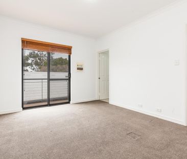 Bright & Airy Apartment in the Heart of North Perth - Photo 2