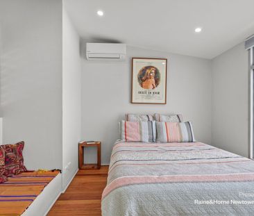 Sleek ultra urban 2 bed designer haven offered - Photo 1