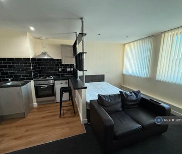 Studio to rent - Photo 1