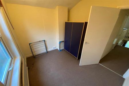 3 bedroom end of terrace house to rent - Photo 5