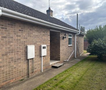 2 bedroom bungalow to rent - Photo 1