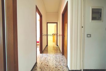 Appartamento con 2 camere, arredato.