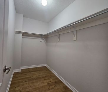 For Lease - 561 Settlers Road, Oakville, Ontario - Photo 6