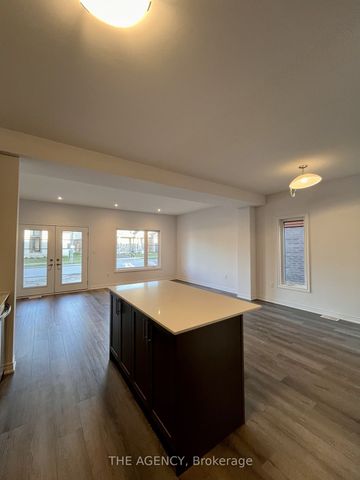 Townhouse For Lease | X8016904 - Photo 5