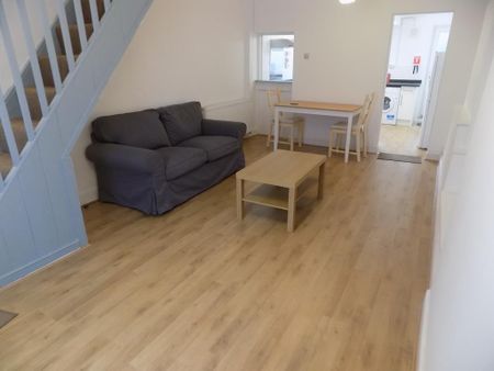 2 bedroom terraced house to rent - Photo 3