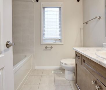 For Lease - 8 Rottenburg Crescent, Milton, Ontario - Photo 2