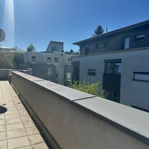Lebensqualität pur – sonnige Wohnung im letzten Stock mit großer Terrasse in St. Peter - Photo 1
