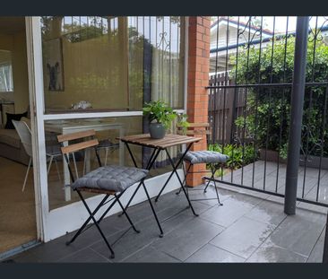 2/53 Dell Road, St Lucia, Qld 4067 - Photo 3