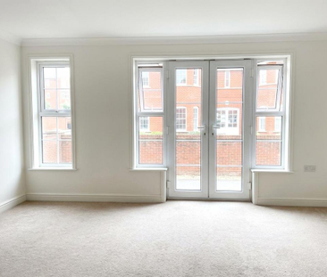 2 bedroom flat to rent - Photo 2