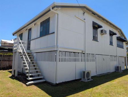 Charming Queenslander-Style 3-Bedroom Home - Photo 5