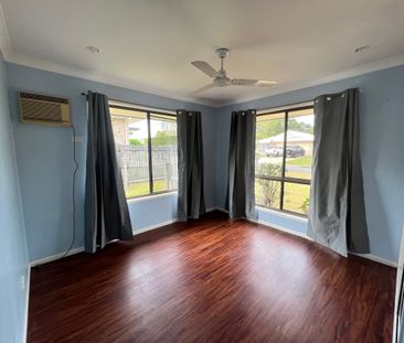 AIR CONDITIONED HOME WITH 2 BAY SHED - Photo 3