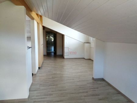 Large studio for rent in Sentier - Photo 3