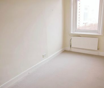 2 bedroom Flat To Let Total Size: 743 SQ FT - Photo 4