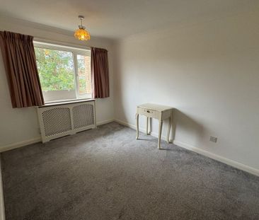 Orchard Close - Photo 2