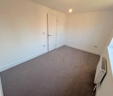 2 bedroom semi-detached house to rent - Photo 6