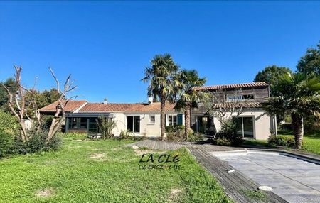 Location Maison 6 pièces 175m² AIFFRES 79230 - Photo 5