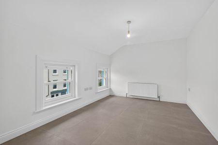 Apt 3 51-53Bridge Street, LISBURN, BT28 1XZ - Photo 3