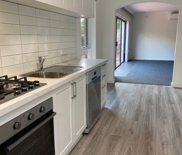 1/8 Mary Street, Kew VIC 3101 - House For Rent | Domain - Photo 6