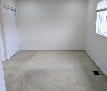 For Lease - 2315 Westoak Trail Unit# 6, Oakville, Ontario - Photo 2