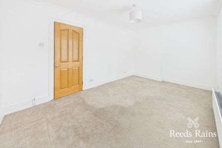 42 Scrabo Road, Newtownards, BT23 4NR - Photo 5