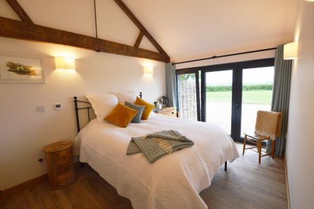 1 bedroom barn conversion to rent - Photo 5