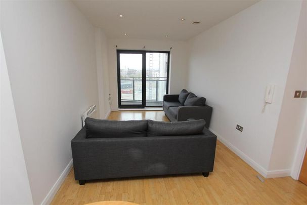2 bedroom flat to rent - Photo 1