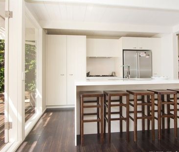 8 Ernest Court, Portsea - Photo 1