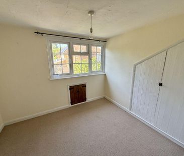2 bedroom end of terrace house to rent - Photo 5