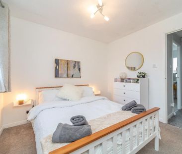 2 bedroom terraced house to rent - Photo 2