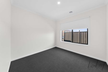 Modern, low-maintenance home - Photo 5