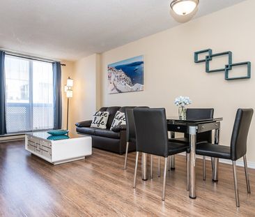 Rue De Bullion - Photo 1