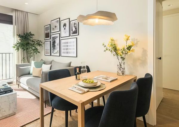 Calle de la Farmacia, Madrid, Community of Madrid 28004