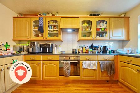 Lancelot Road, Stapleton - Photo 5