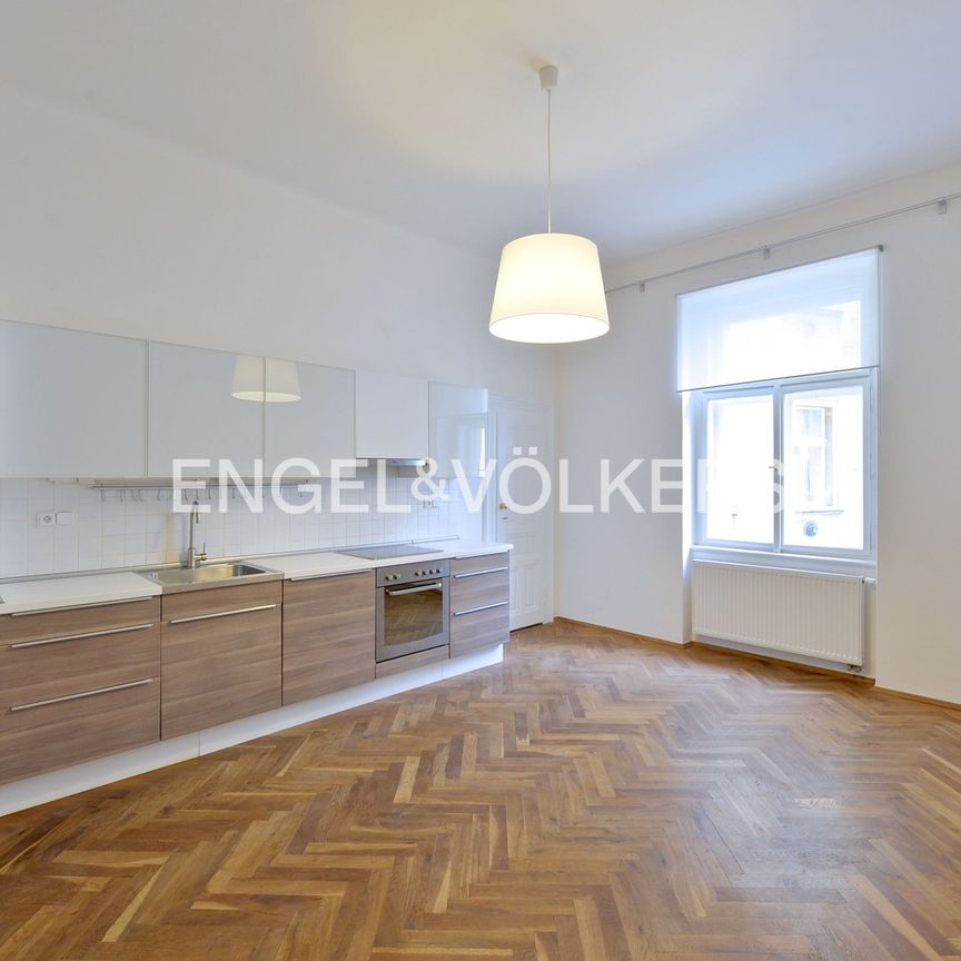 Pronájem bytu 3+kk 93 m², náměstí Jiřího z Poděbrad 1658, Praha - Fotografie 1