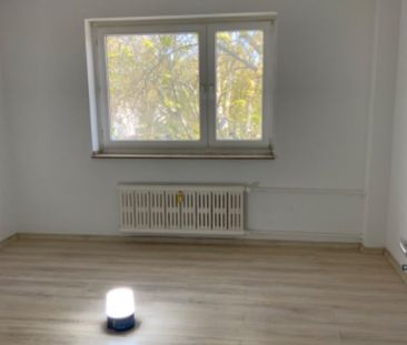 3-Zimmer-Wohnung in Duisburg Obermarxloh mit optimalem Schnitt - Photo 1