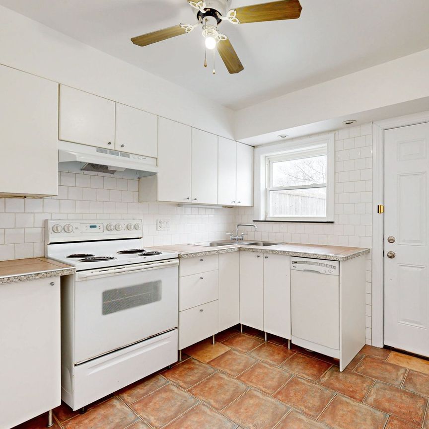 For Lease - 686A The Queensway N/A, Toronto, Ontario - Photo 1