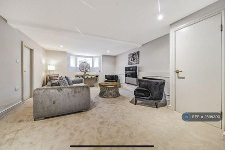 5 bedroom end of terrace house to rent - Photo 2