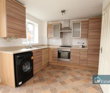 3 bedroom semi-detached house to rent - Photo 3