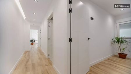 3-bedroom apartment for rent in Mont-Olivet, all bills included, perfect for workers and postgraduates - Photo 3