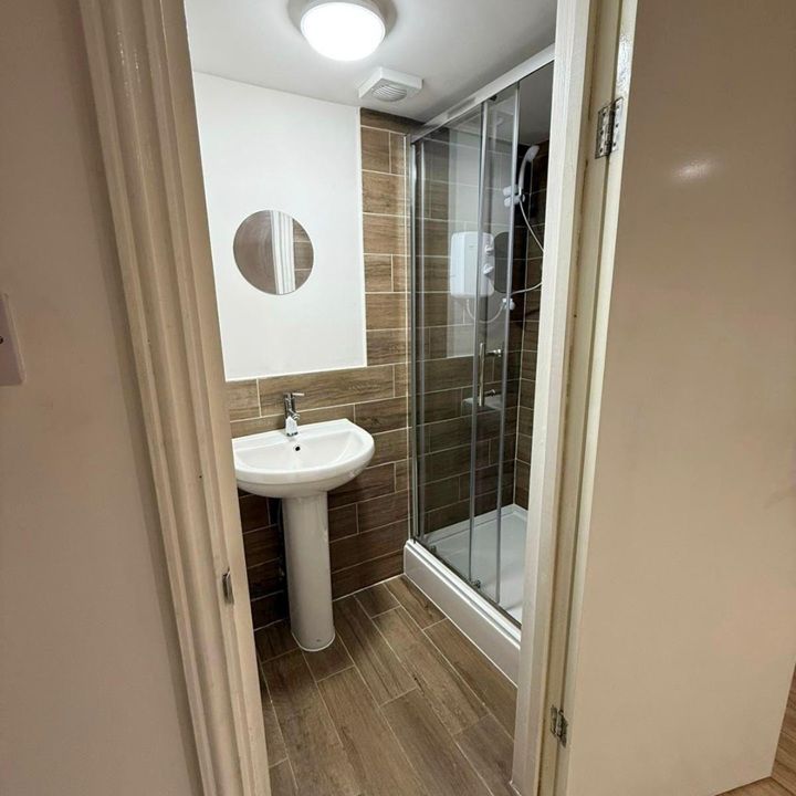 7 Bed Maisonette, Kitchener Road, E17 - Photo 1