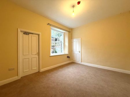 2 bedroom ground floor flat to rent - Photo 4