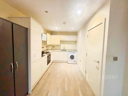 1 bedroom apartment to rent Cleeve Court, Cleeve Road, Leatherhead, KT22 - Photo 3