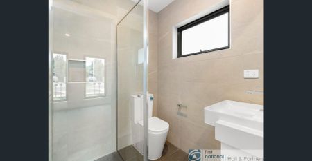 Beautiful Townhouse - Photo 2