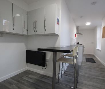 1 bedroom in a house share to rent - Photo 5