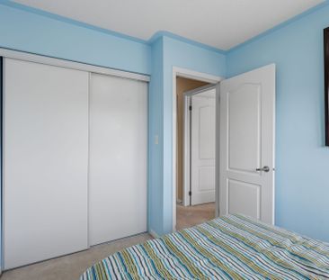 For Lease - 3086 Stornoway Circle, Oakville, Ontario - Photo 2
